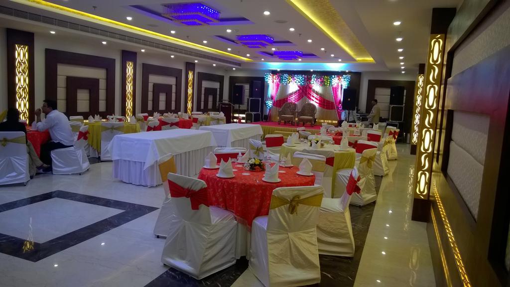 Hotel Seven Hills Tower Agra  Dış mekan fotoğraf