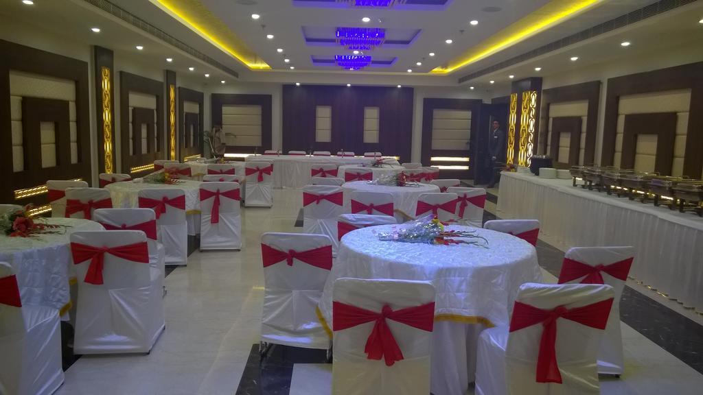 Hotel Seven Hills Tower Agra  Dış mekan fotoğraf
