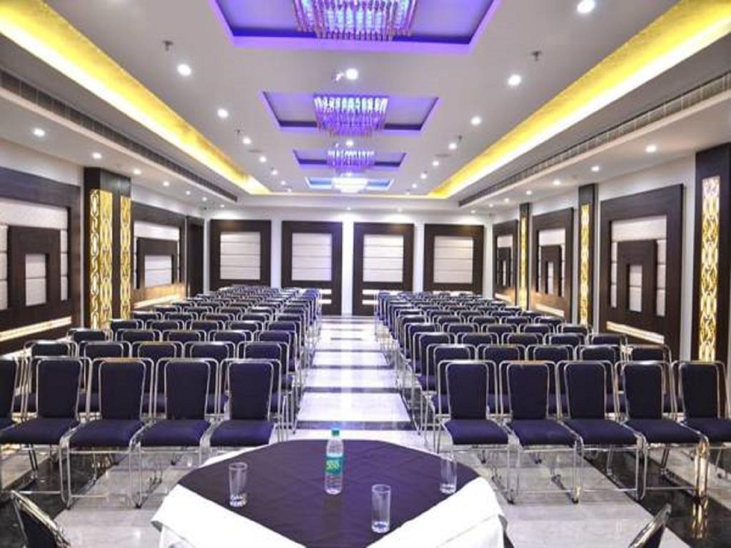 Hotel Seven Hills Tower Agra  Dış mekan fotoğraf