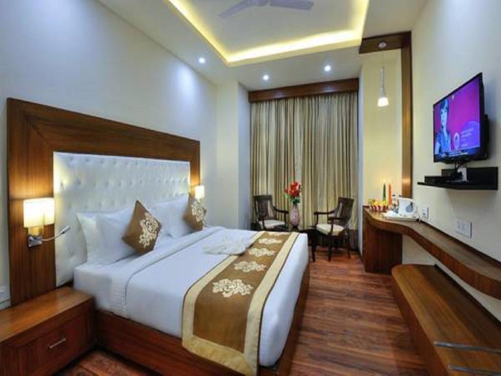 Hotel Seven Hills Tower Agra  Oda fotoğraf