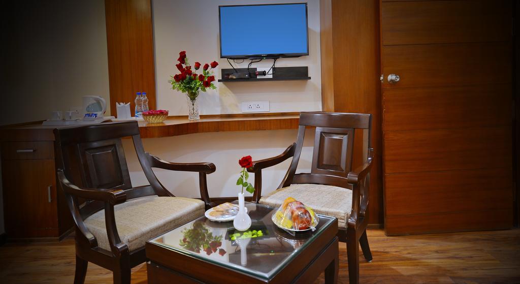 Hotel Seven Hills Tower Agra  Dış mekan fotoğraf