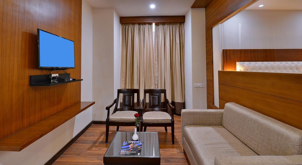 Hotel Seven Hills Tower Agra  Dış mekan fotoğraf