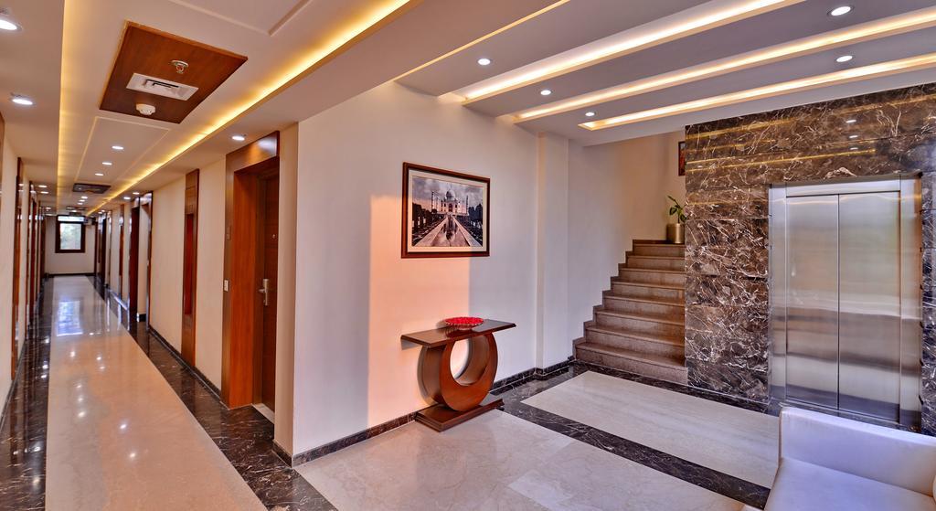 Hotel Seven Hills Tower Agra  Dış mekan fotoğraf