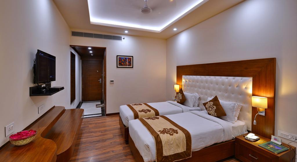 Hotel Seven Hills Tower Agra  Dış mekan fotoğraf