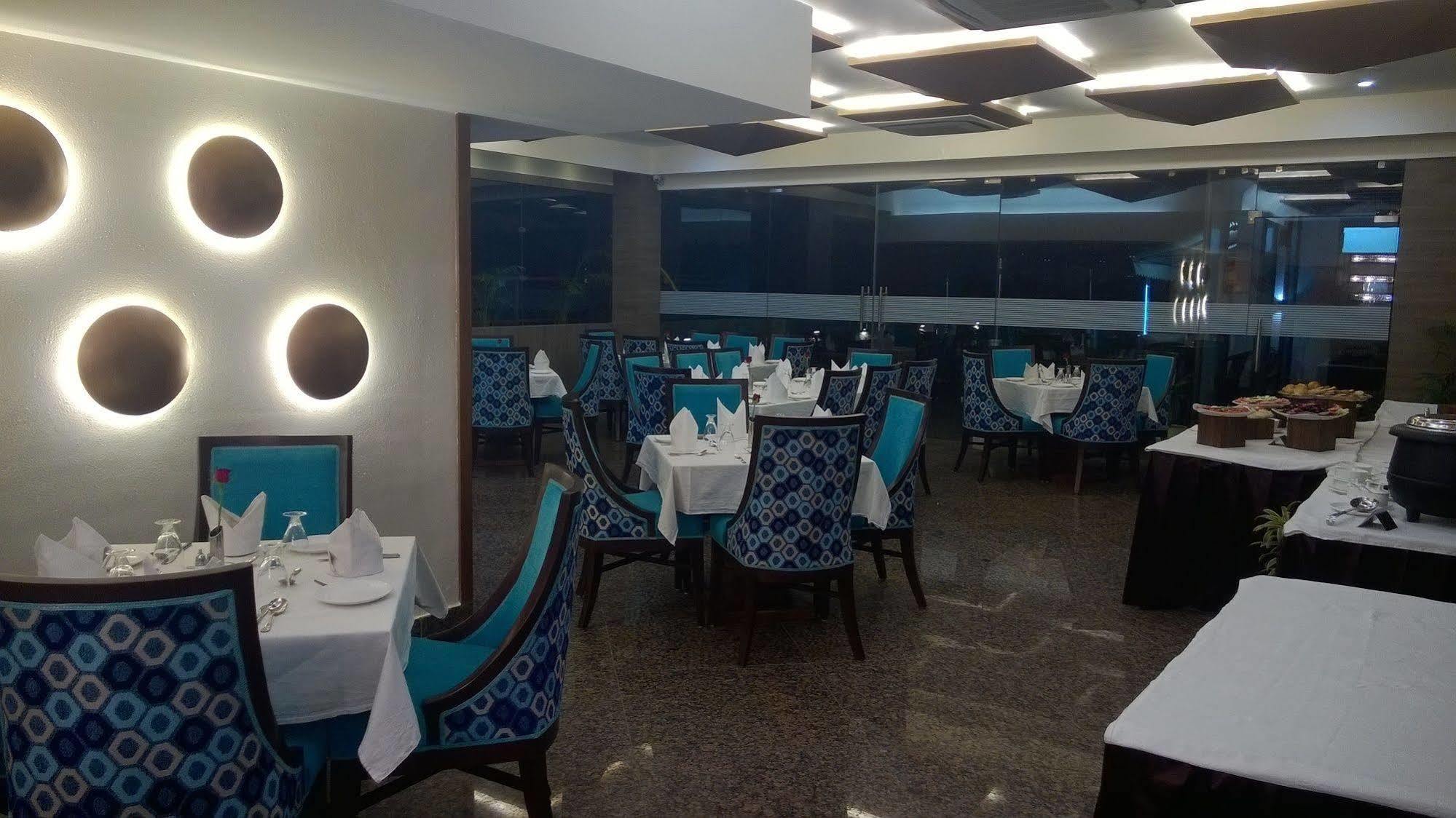 Hotel Seven Hills Tower Agra  Dış mekan fotoğraf