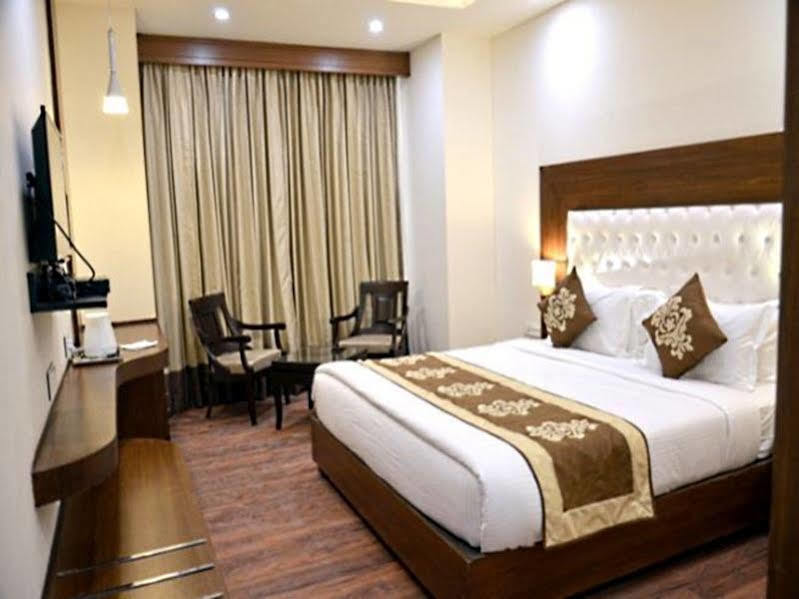 Hotel Seven Hills Tower Agra  Dış mekan fotoğraf