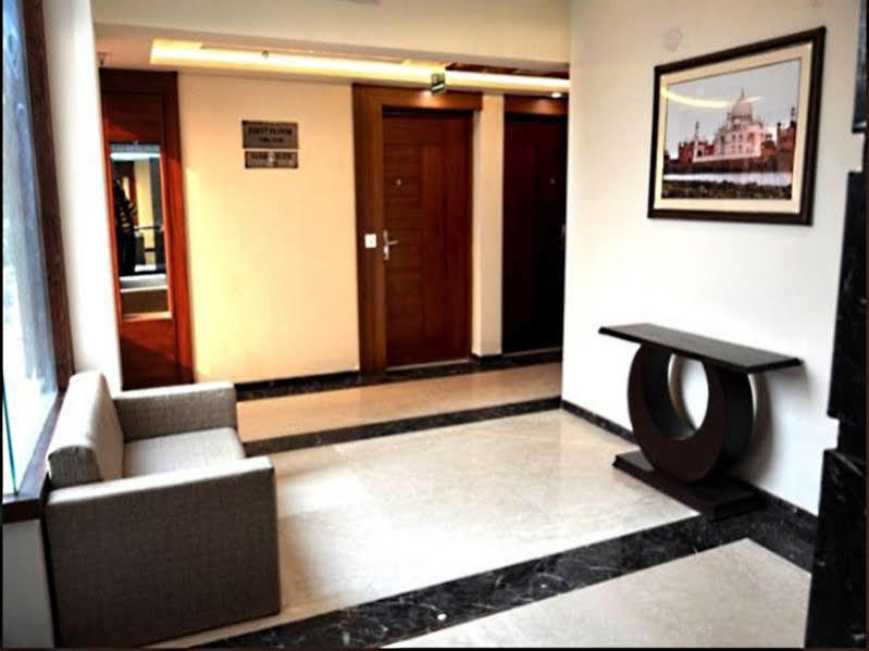 Hotel Seven Hills Tower Agra  Dış mekan fotoğraf